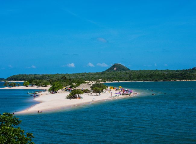 12 lugares no Brasil onde natureza, cultura e hospedagens únicas se encontram