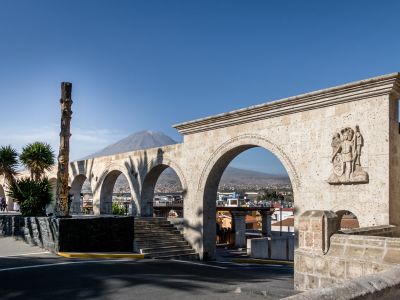 Peru: Herança Cristã e Inca Peru: Herança Cristã e Inca